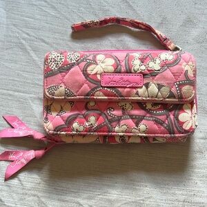 Vera Bradley, pink flowery wristlet